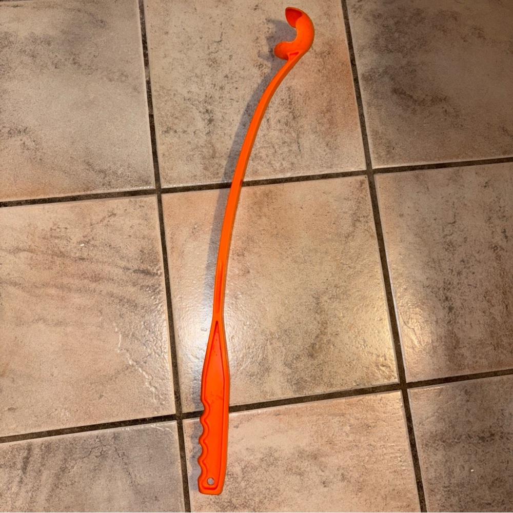 ChuckIt Ball Tosser, Standard Tennis Ball Launcher Retrieving Dog Toy Large